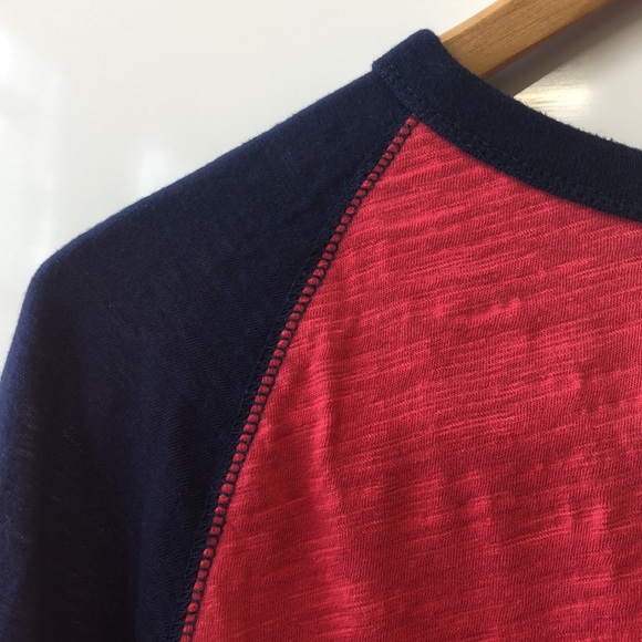 GAP Lightweight Raglan Shirt - Medium - Picture 7 of 7